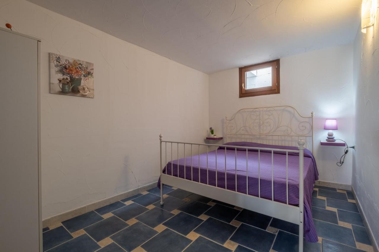 Oleandri Rossi Villa Tanaunella Exteriör bild